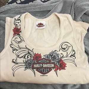 Harley-Davidson Cream Tank Top with Red and Gray Floral Graphics